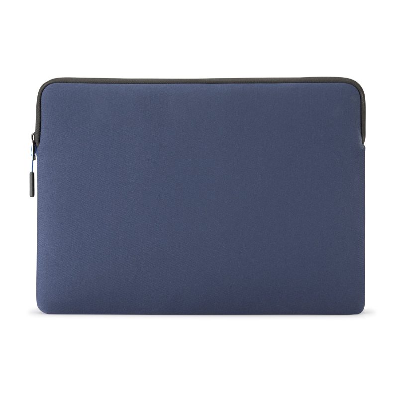 MacBook Classic Fit Sleeve dark blue front 36689ad7 b048 4b6c 83f3 f8d4272b4334